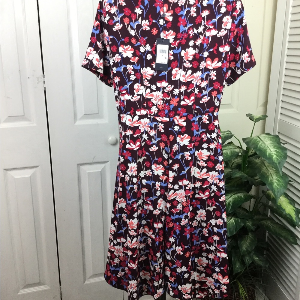 #32 Tommy HILFIGER BROOKSHIRE RED FLORAL Flare  DRESS - Picture 8 of 11